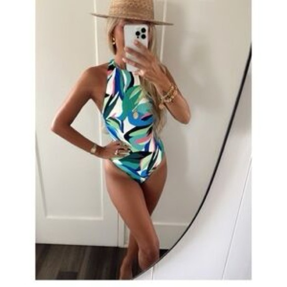 💛💚Shade & Shore One Piece Swimsuit - Blue and 💛💚💙Green - Picture 8 of 9